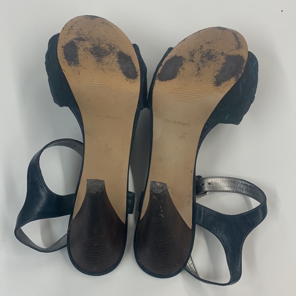 Ladies Size 9 Guess Heels - Picture 8 of 9